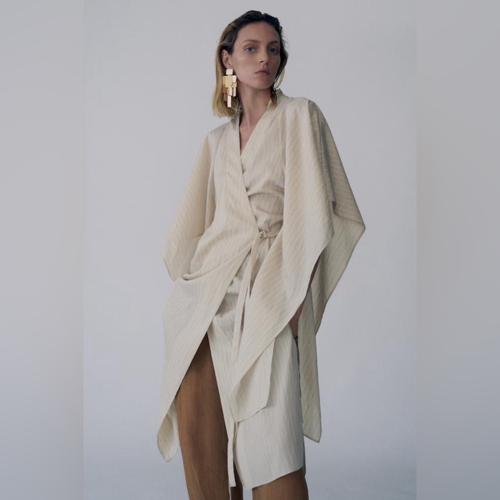 Zara Tunic Elegant Cream Kimono Wrap Dress. Size M-L. WOW